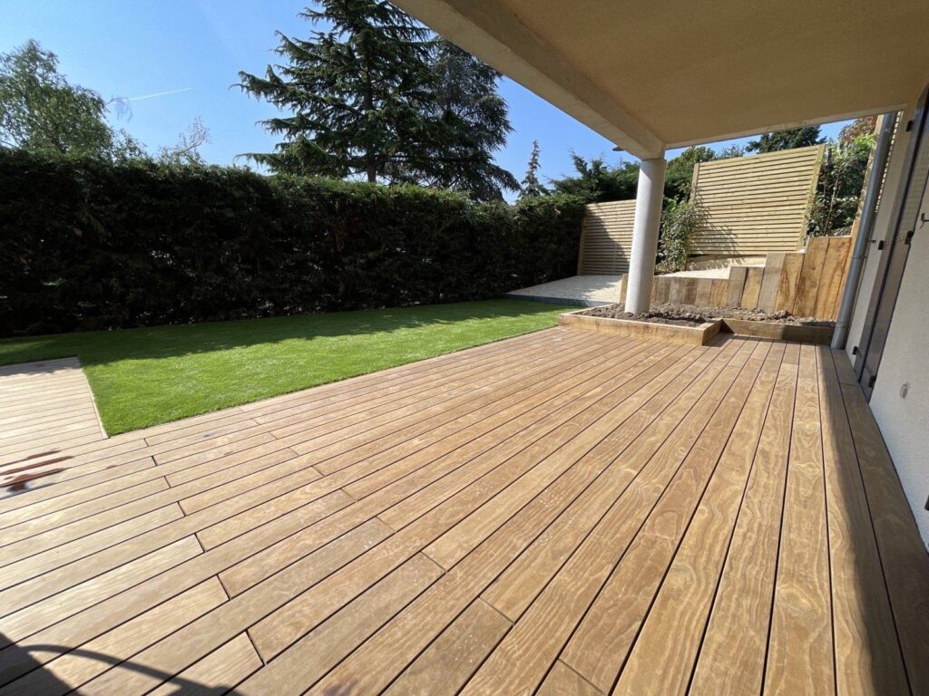 Paysagiste à Villefranche sur Saone pour rénovation de terrasse en bois